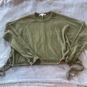 Green crop pull over sweater